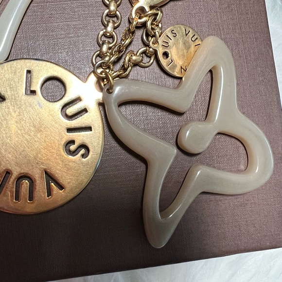 Louis Vuitton Women's Keychain/Bag Charm Beige Brown Gold with Box & Dust Bag - Picture 5 of 17